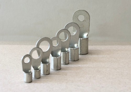 Quetschkabelschuhe in verschiedenen Größen